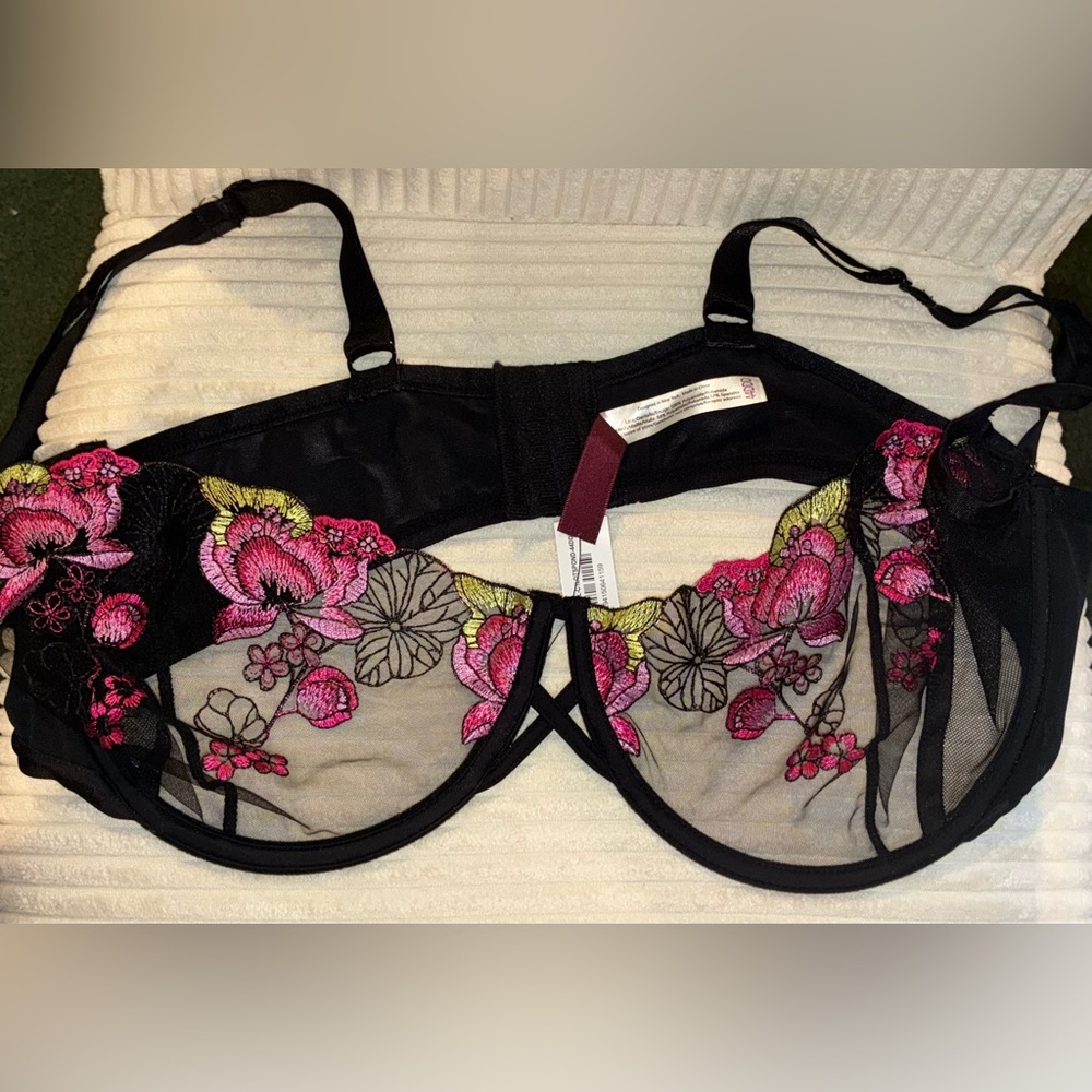 ⭐️3/$15⭐️Adore Me Black Bra with Pink Floral Embroidery